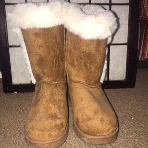 So’s chestnut boots with faux fur, fully insulated size 10